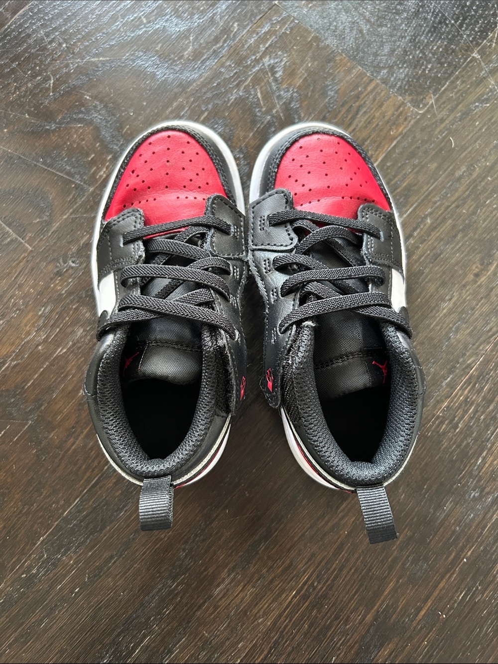 Nike Jordan 1 Low Kids Red Black White Low-Top Sneakers with Swoosh - Picture 4 of 6